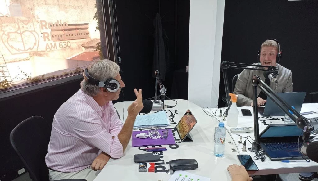 Reviví el pase entre Marcelo Longobardi y Jonatan Viale Radio