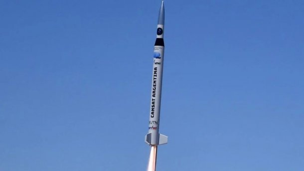 Lanzaron satélites hechos por alumnos de distintas escuelas secundarias