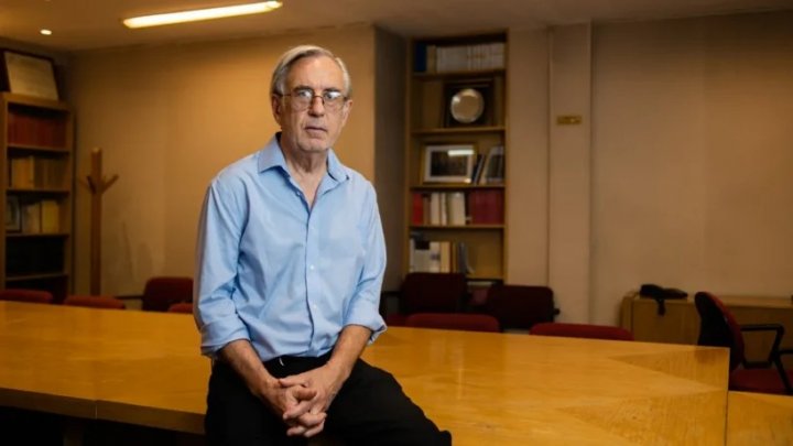 Juan Luis Bour: &quot;Las cosas van con ajuste fiscal, con devaluación y reformas importantes&quot;