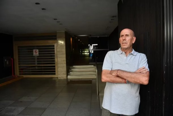 Roberto Rigante fue campeón con Independiente y hoy es encargado de edifico: “Sigo siendo portero y no se me caen los anillos para pasar un trapo de piso”