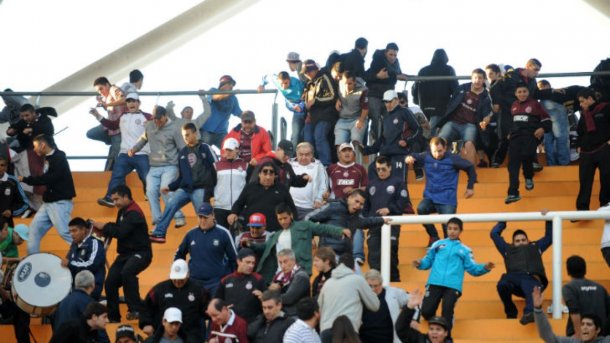 Habló la madre del “Zurdo” Jerez, asesinado por la policía: el crimen que puso el fin a los hinchas visitantes