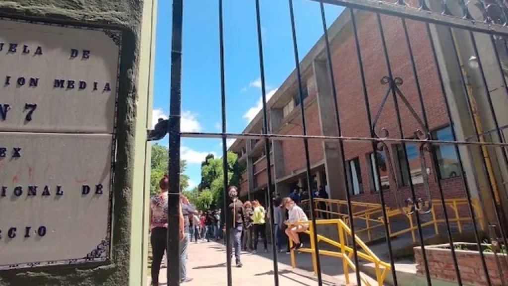Moroti Arocena: "Mis alumnos ex que estaban en educación física me salvaron"