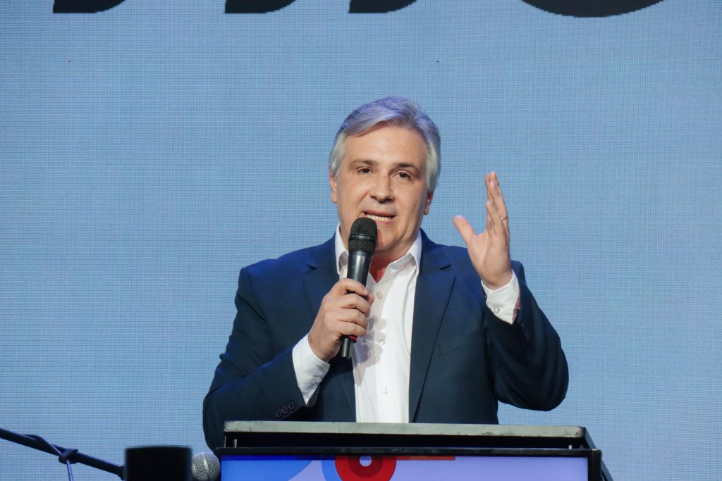 Llaryora cruzó a Milei por los recitales: "Necesitamos generar eventos para acompañar el turismo"