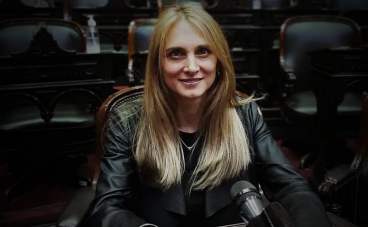 La diputada que se fue a Disney pidió disculpas, pero aseguró que no pensó en renunciar