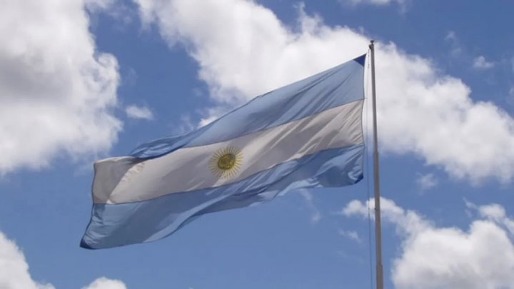 La historia completa de la bandera argentina, por el chozno nieto de Manuel Belgrano: &quot;La bandera con el sol era solamente de uso militar&quot;