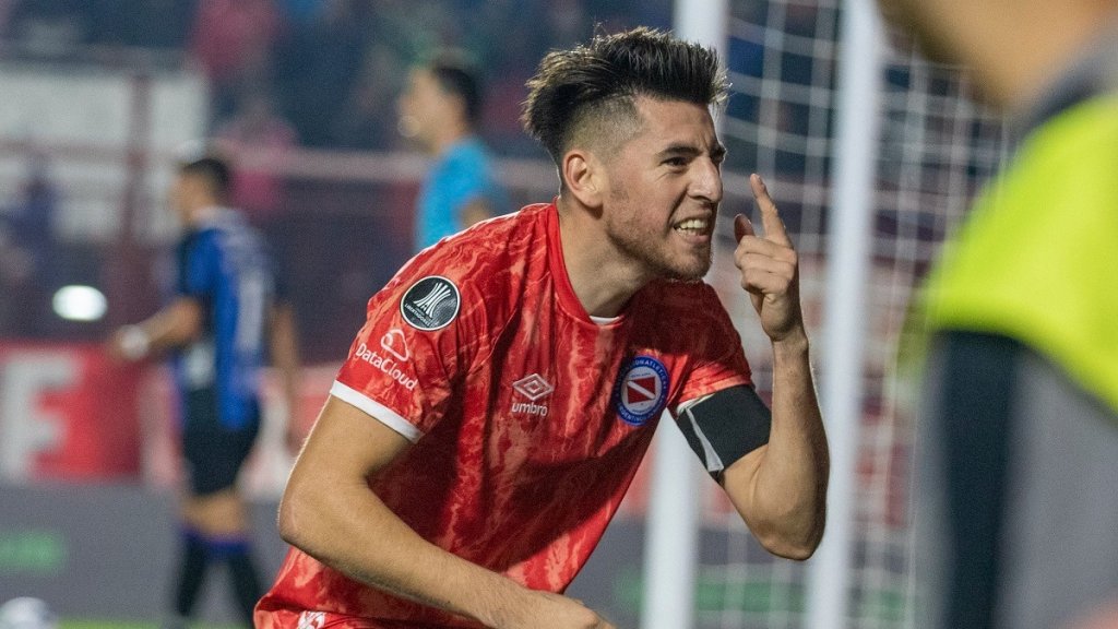 Lucas Villalba: "Si sigo mejorando le puedo pelear el puesto a cualquiera"