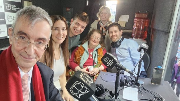 El humor de Ariel Tarico: todos los políticos pasaron por la unidad móvil de Rivadavia en La Rural