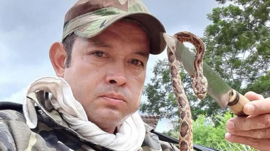 Está acusado de matar a su ex pareja, de cortarle el dedo para usar su celular y dijo que lo obligaron a enterrarla