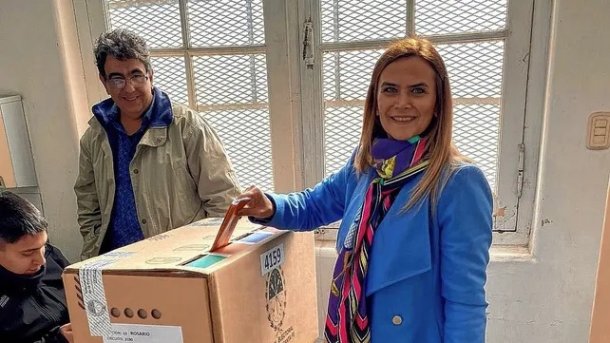 Amalia Granata: "Omar Perotti hace 30 años vive de la política. Es la casta con olor a naftalina"