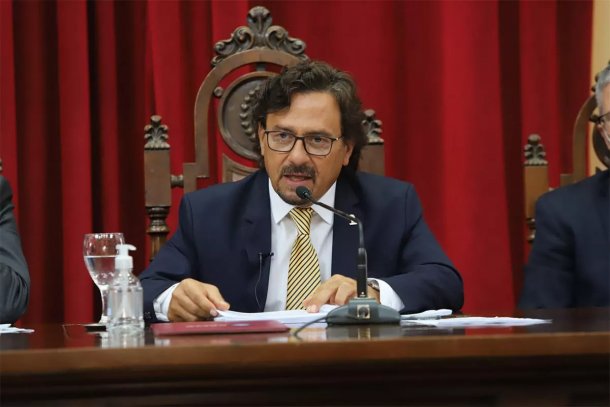 Gustavo Sáenz criticó a Milei: "Yo pensé que había pasado la época del látigo y la billetera"