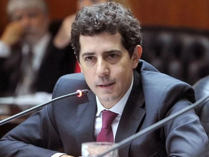 Grave denuncia de Victoria Villarruel contra Wado de Pedro: "Cobra dos indemnizaciones como si sus padres fuesen desaparecidos, pero murieron en combate"