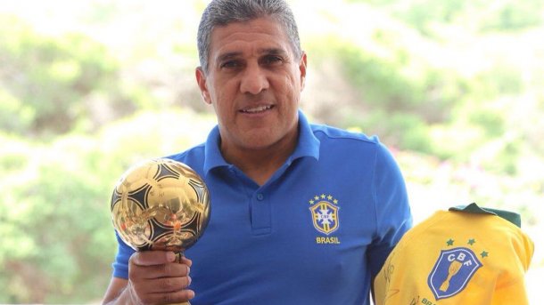 Paulo Silas: "De la mano de Messi Argentina está viviendo un momento muy lindo a nivel Selección"