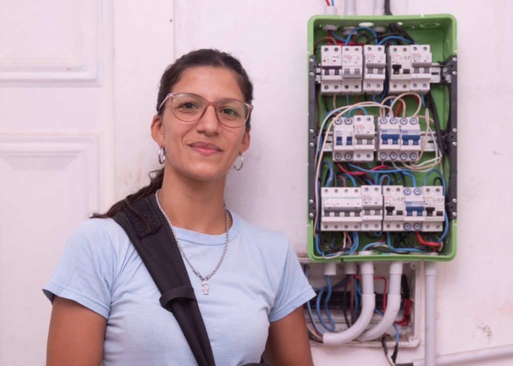 Gabriela Agüero, electricista: “La mayoría de mis clientes son mujeres, por elección de ellas”