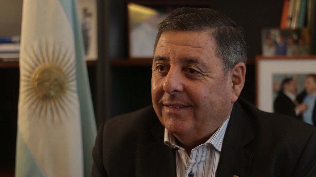 Alfredo De Angeli: "Tenemos un país rico lleno de ciudadanos pobres"