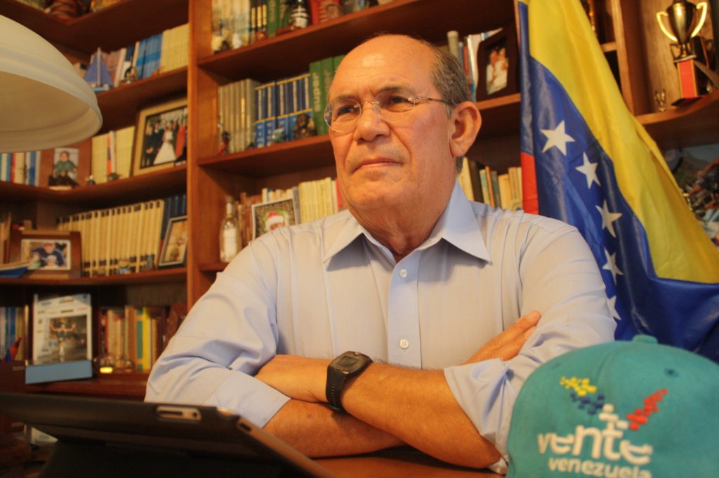 Dirigente venezolano refugiado en la Embajada Argentina: &quot;La posición del presidente Milei es absolutamente valiente&quot;