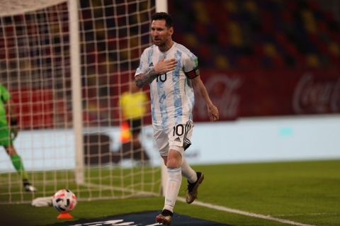 Argentina empató con Chile en la reanudación de las Eliminatorias