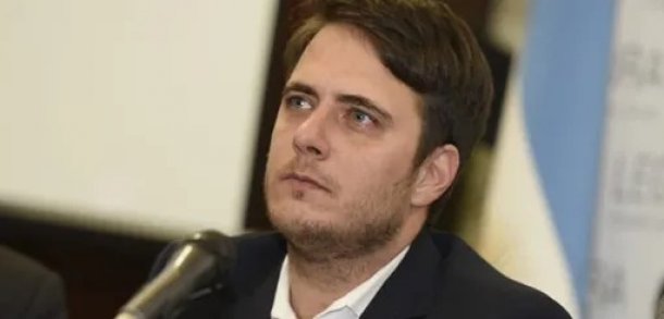 Hernán Reyes: "Los laboratorios son los responsables de que los argentinos paguemos caros los medicamentos"