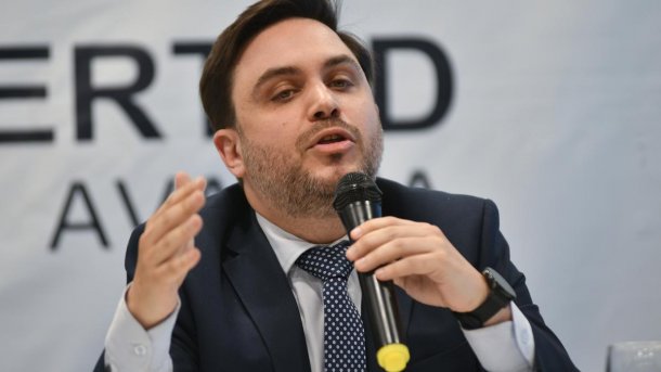 Ramiro Marra: "Los dirigentes políticos tradicionales buscan un carguito, en mi caso tengo responsabilidades en el sector privado"