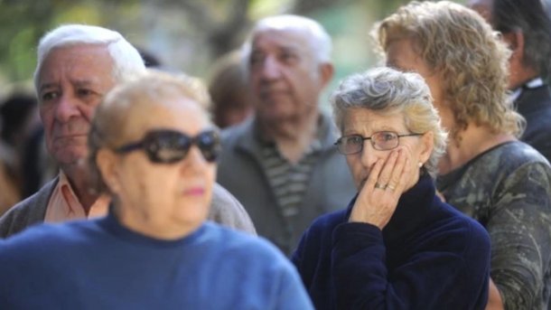 Jubilación en Argentina que genera pobreza y la de España que brinda una vida digna
