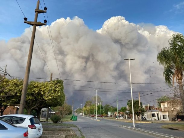Se reavivaron focos de incendio en el Delta del Paraná: "Hay mucho temor en la población por el humo"