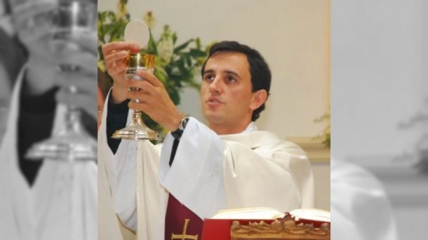 Padre Rodrigo Aguilar: "Domingo de ramos es amor y paz"
