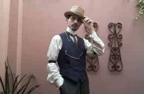 Santiago Pellegrini: "Sigo toda la moda de 1920"