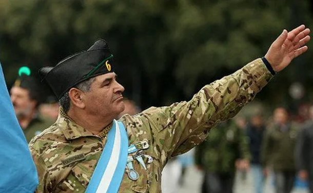Jorge Pizarro conversó con Oscar Poltronieri, el veterano de Malvinas condecorado por su valor en combate, que contó su historia.