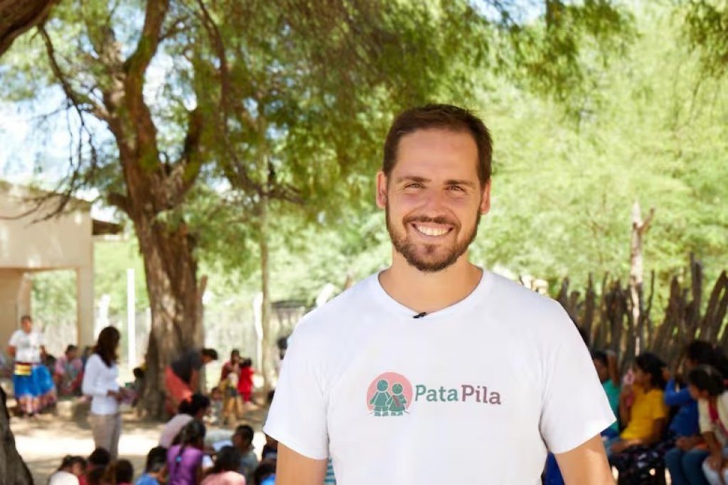 Diego Bustamante y como funciona su ONG "Pata Tila" que ayuda más de 1400 niños