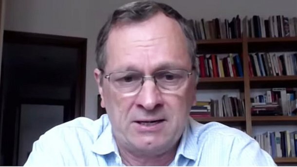 Alejandro Bustamante: "Las empresas se deberían matar por esta hidrovía"