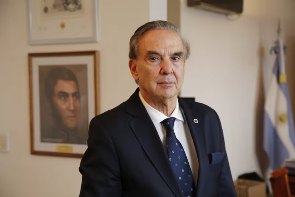 Miguel Ángel Pichetto: "Para mediados de abril esta Ley Base tiene que estar sancionada"