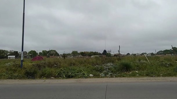 Mar del Plata: familias usurparon un terreno y un juez ordenó darles comida, agua y productos de limpieza
