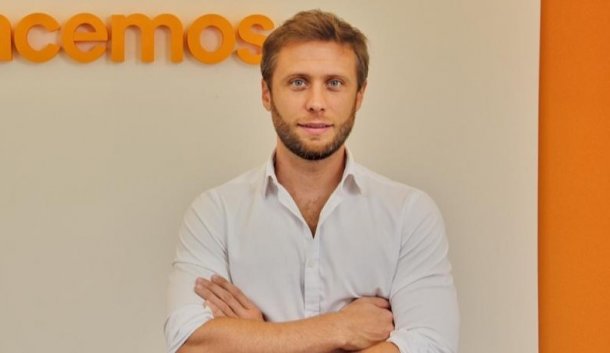 Cristian Larsen: "En un país con 45% de pobreza, los medios públicos que funcionan como propaganda del estado no deberían ser una prioridad"