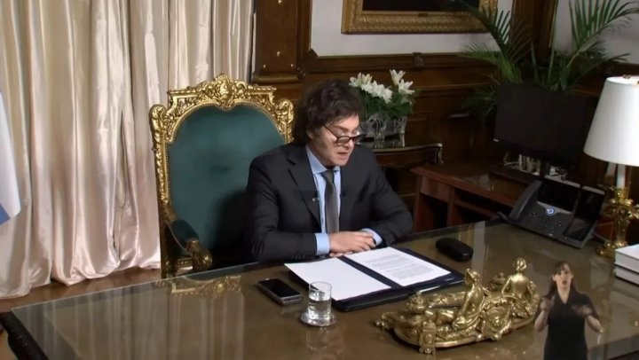 Padre César: &quot;Si a Milei todo esto no le sale bien, se tendrá que hacer cargo del quilombo que está armando&quot;