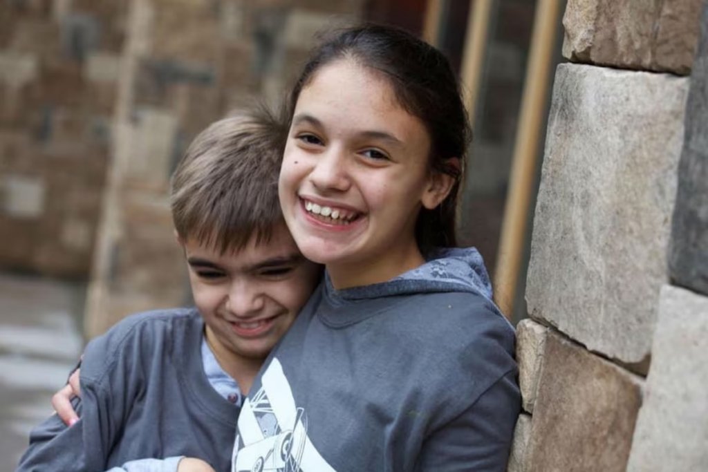 Giuliana y Facundo son hermanos y tienen la enfermedad neurodegenerativa de Tay Sachs: “Intentamos no pensar para no volvernos locos"