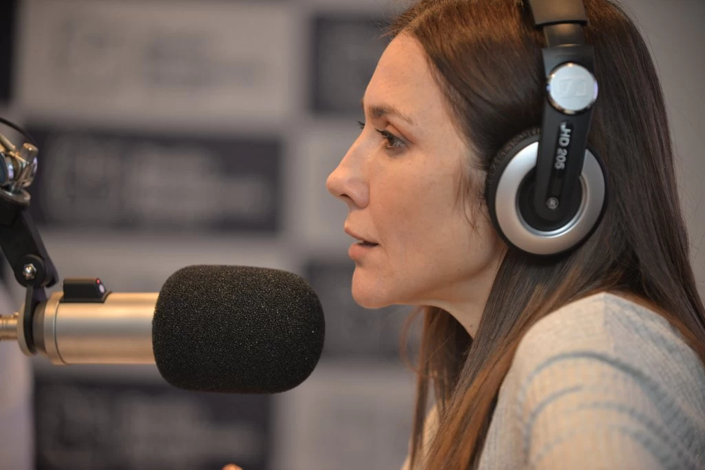 "Dicen 'primero la gente', pero los chicos no pueden estudiar porque se mueren de frío en escuelas sin gas"