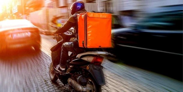 Leonardo Casas: "El delivery se hace 100% cargo de todo lo que le pase a él y a su moto"