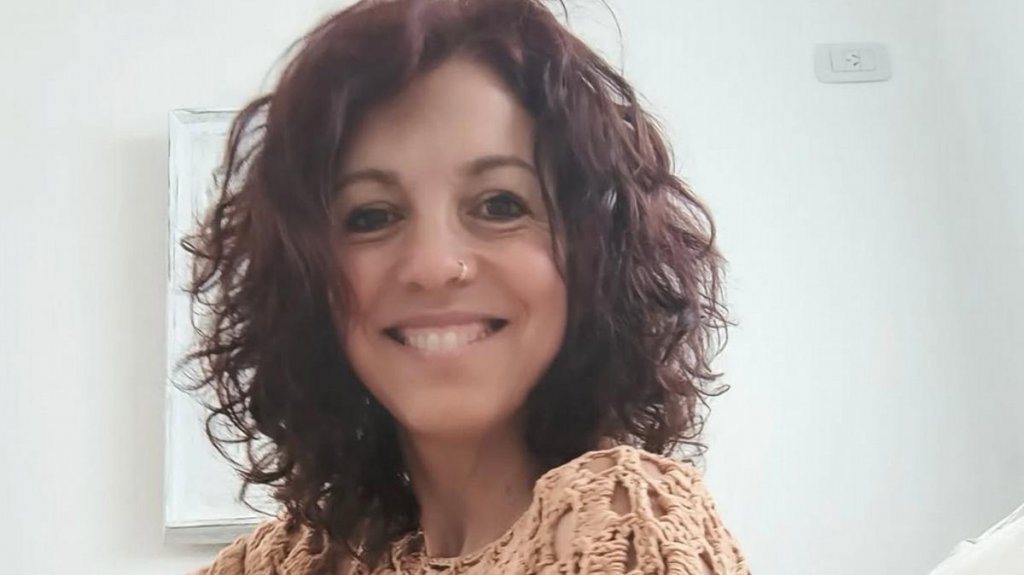 Eugenia Lopez Ardiles: "A los 47 años le diagnosticaron Parkinson, tenia medio cuerpo inmovilizado y se recupero bailando"