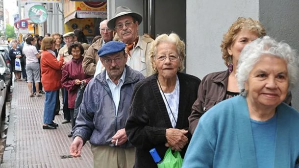 Eugenio Semino: bonos a jubilados, aumentos y privatizaciones ¿Qué se viene en el futuro?