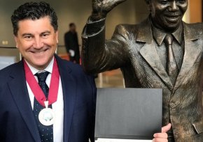 Daniel Ricart estudió en Harvard y volvió al país aconsejado por Favaloro: “Me pidió que abriera una fundación como la de él, pero enfocada en la educación y que no me meta en la política"