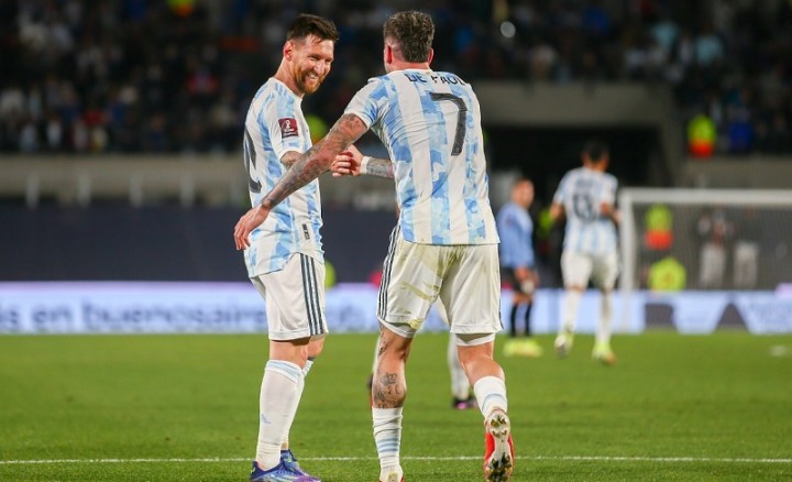 Argentina brilló en el Monumental y goleó a Uruguay