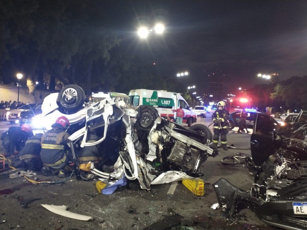 Trágico choque frente al Hipódromo de Palermo: dos muertos y nueve heridos