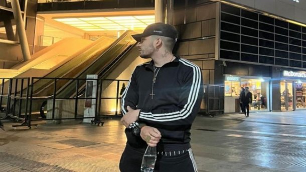 Santín Lotty: de repartir comida en bici a ir a Qatar. Su canción se hizo viral y la empresa le pagó el viaje: "A veces las cosas no salen, pero con perseverancia se cumplen los objetivos"