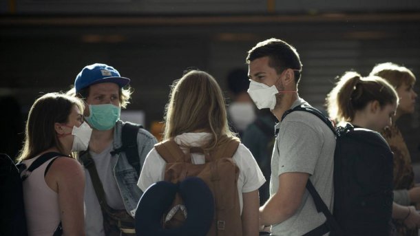 Luis Cámera, infectólogo: "A modo pandemia, el COVID se fue, pero el virus sigue estando y está reinfectando"
