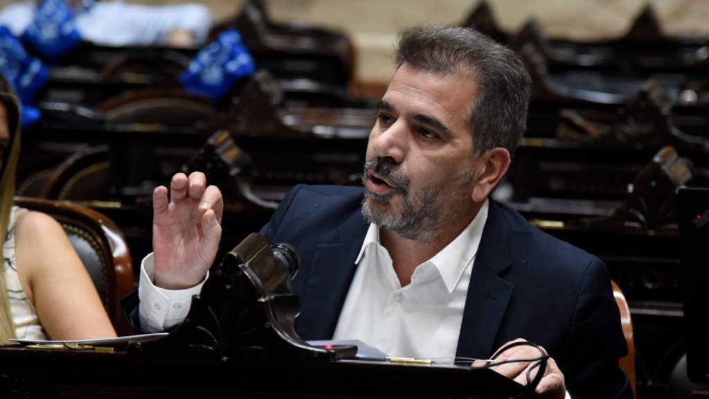 Ritondo cruzó a Berni por el arresto del chófer: "Había dicho que no iba a denunciar a nadie y que entendía la situación"