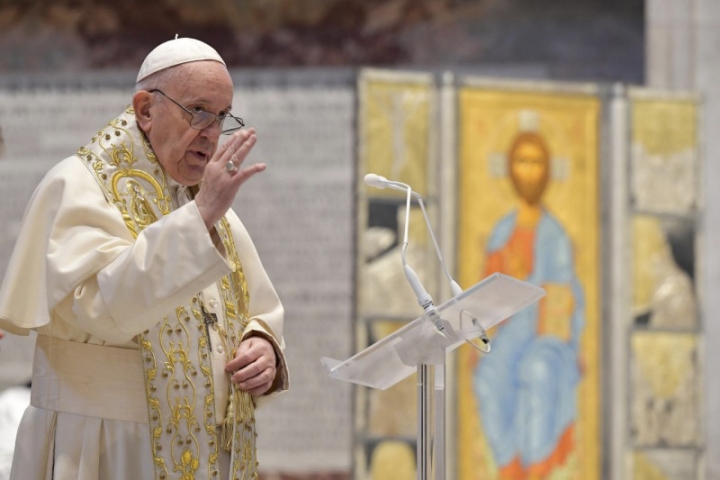 Tras ser operado, el Papa Francisco permanecerá internado al menos siete días