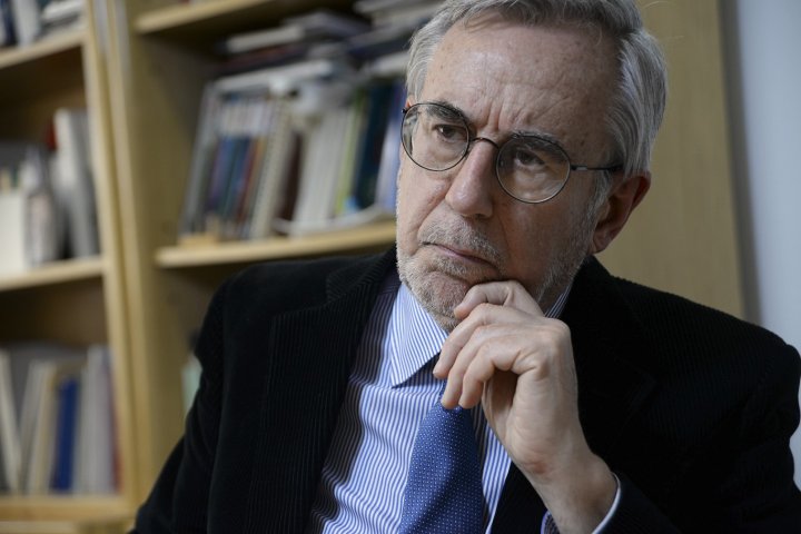 Juan Luis Bour, economista: &quot;El Gobierno de esta transición no tiene que esperar nada&quot;