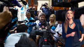 “A los políticos corruptos les sirve el descreimiento de la prensa”