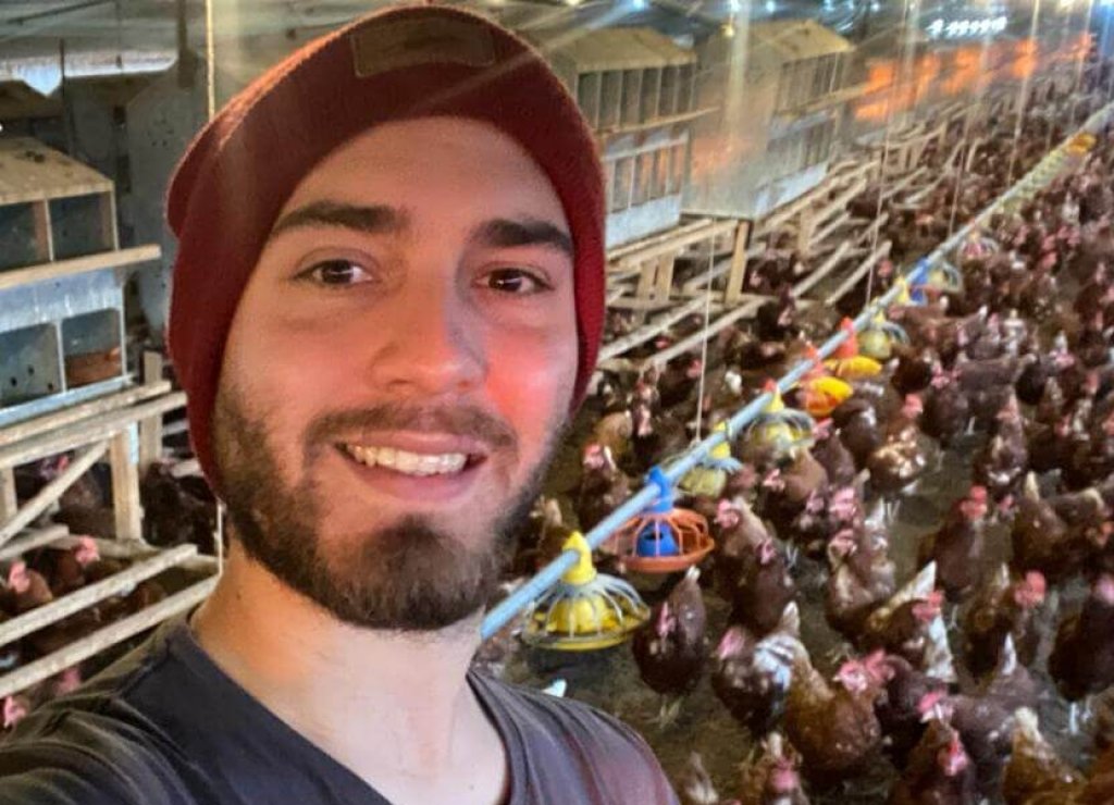 Santiago Bonadeo: "Son gallinas que tienen el espacio suficiente para llevar una vida lo más natural posible"