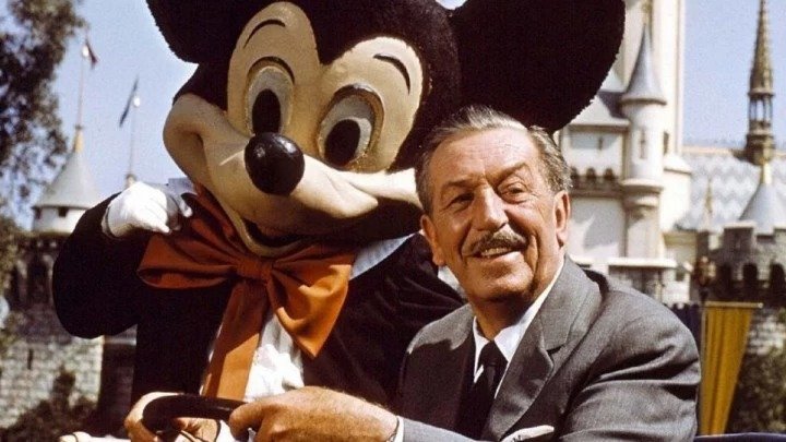 Rafael Besada: &quot;El run run de que Walt Disney nació en Mojácar siempre está&quot;