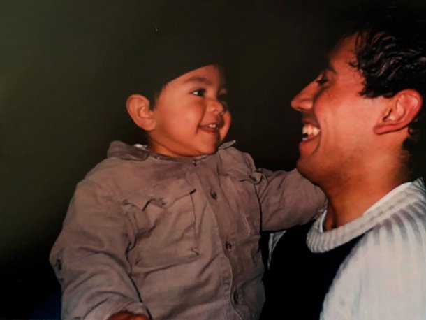 El conmovedor pedido de un joven para su papá del corazón, después de 21 años: "te animás a ser mi papá"
